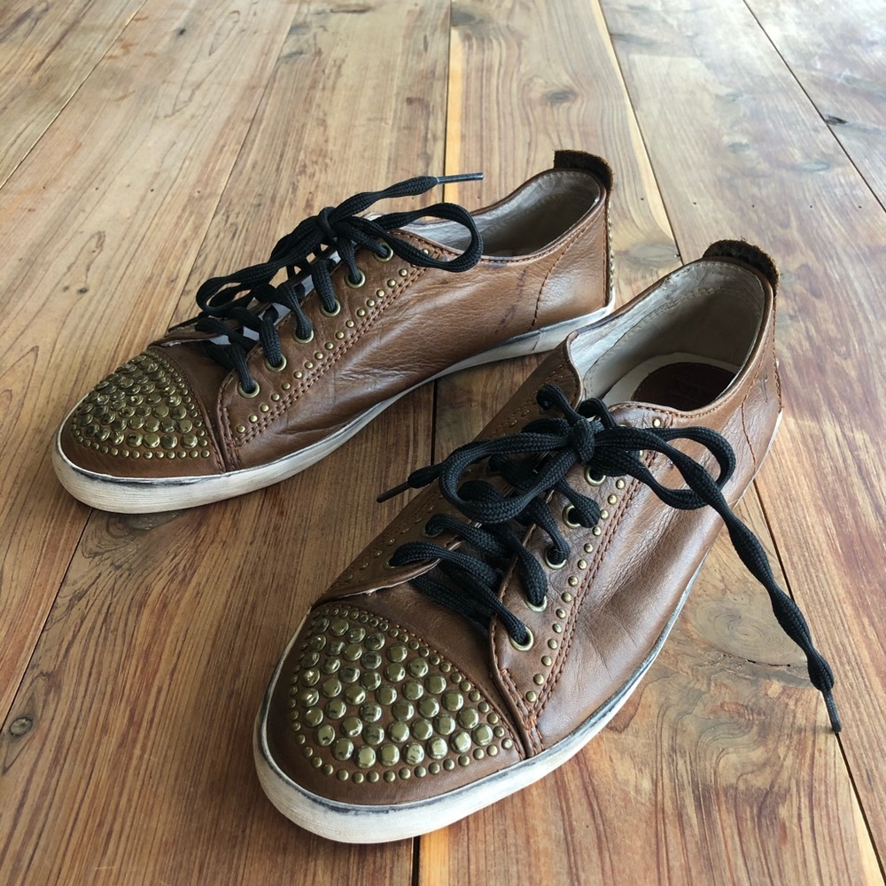 Frye ‘Kira’ Studded Low Leather Sneaker